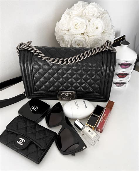 chanel old medium boy bag measurements|chanel boyfriend bag medium.